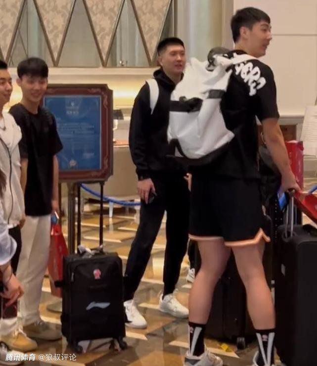 娇媚的邻居大婶
